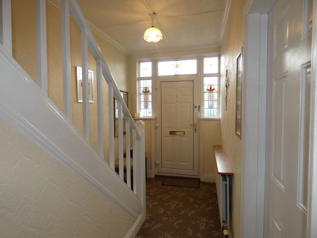 Entrance Hallway- click for photo gallery